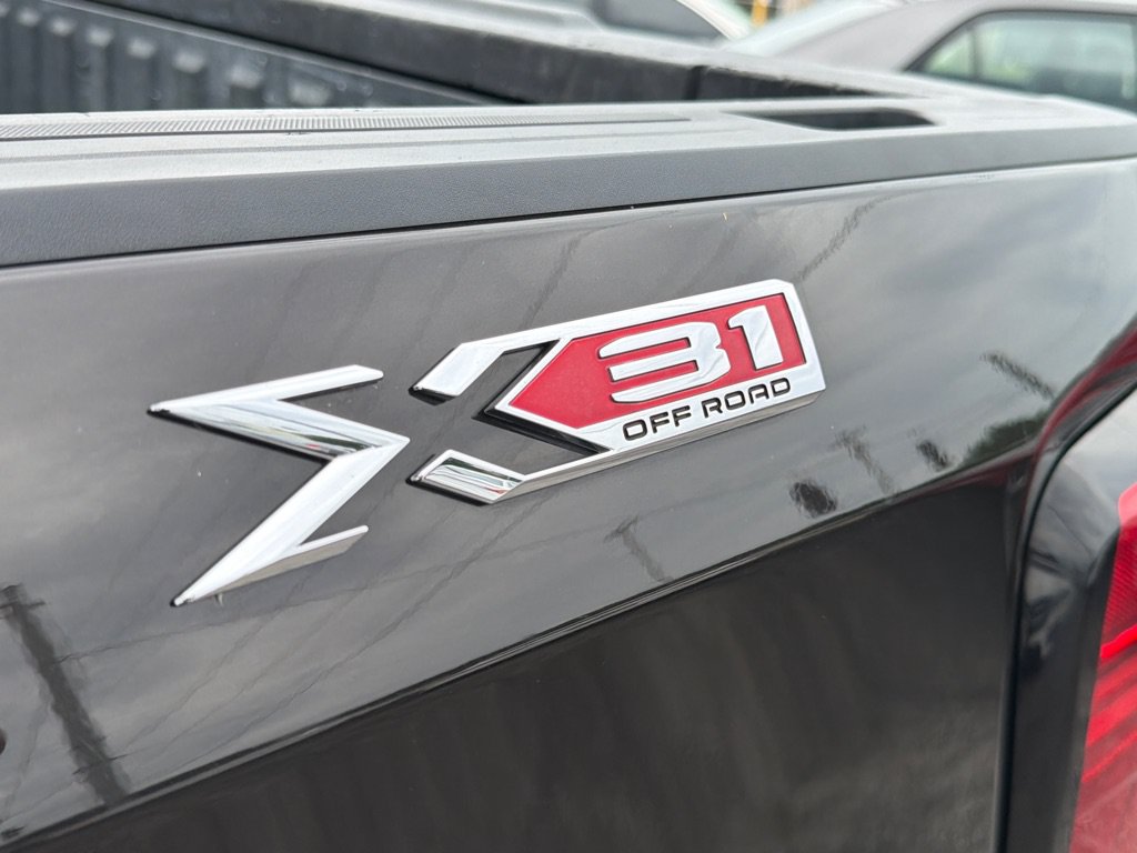 Used 2019 GMC Sierra 1500 SLT w/ SLT Premium Package AWD/4WD image 28