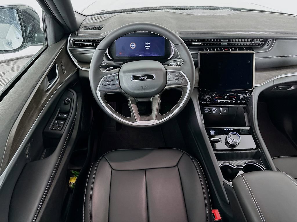 New 2025 Jeep Grand Cherokee L Limited w/ Black Appearance Package image 31