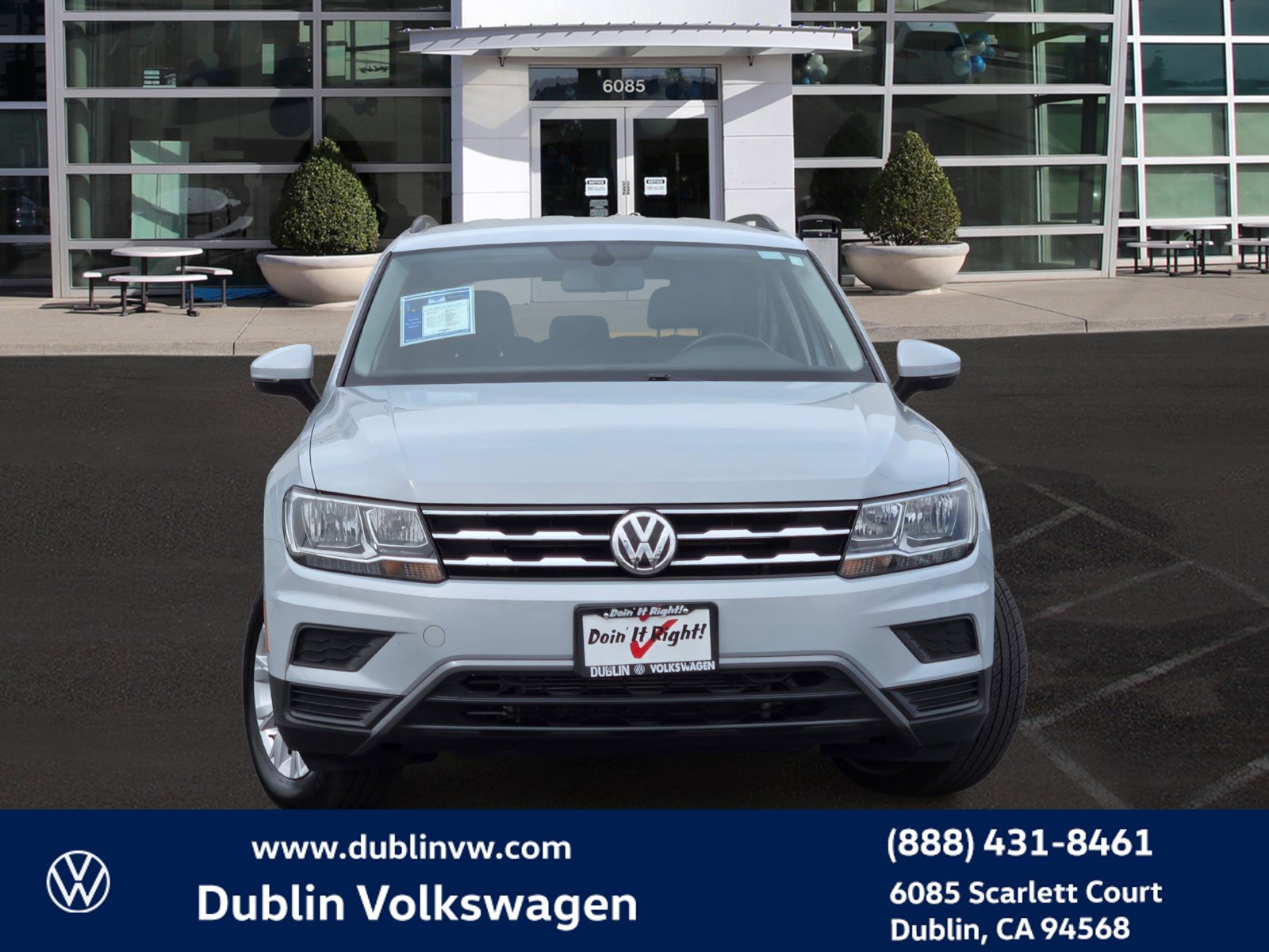 Used 2019 Volkswagen Tiguan SE FWD image 2