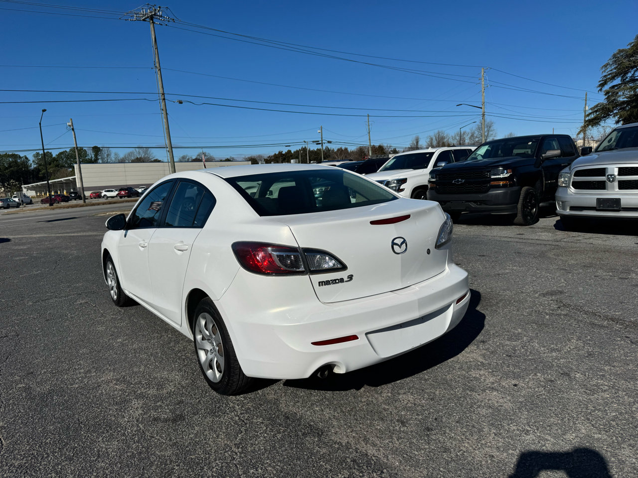 Used 2013 MAZDA MAZDA3 i SV image 5