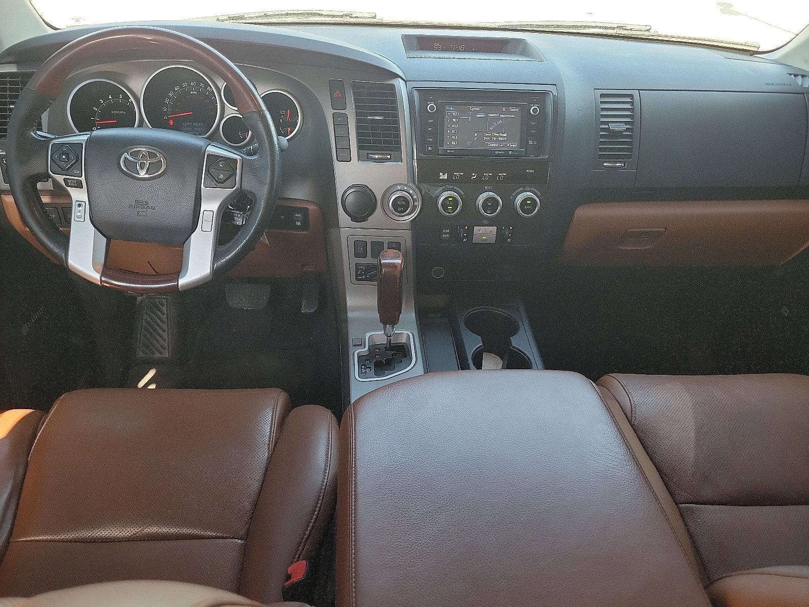 Used 2016 Toyota Sequoia Platinum image 9