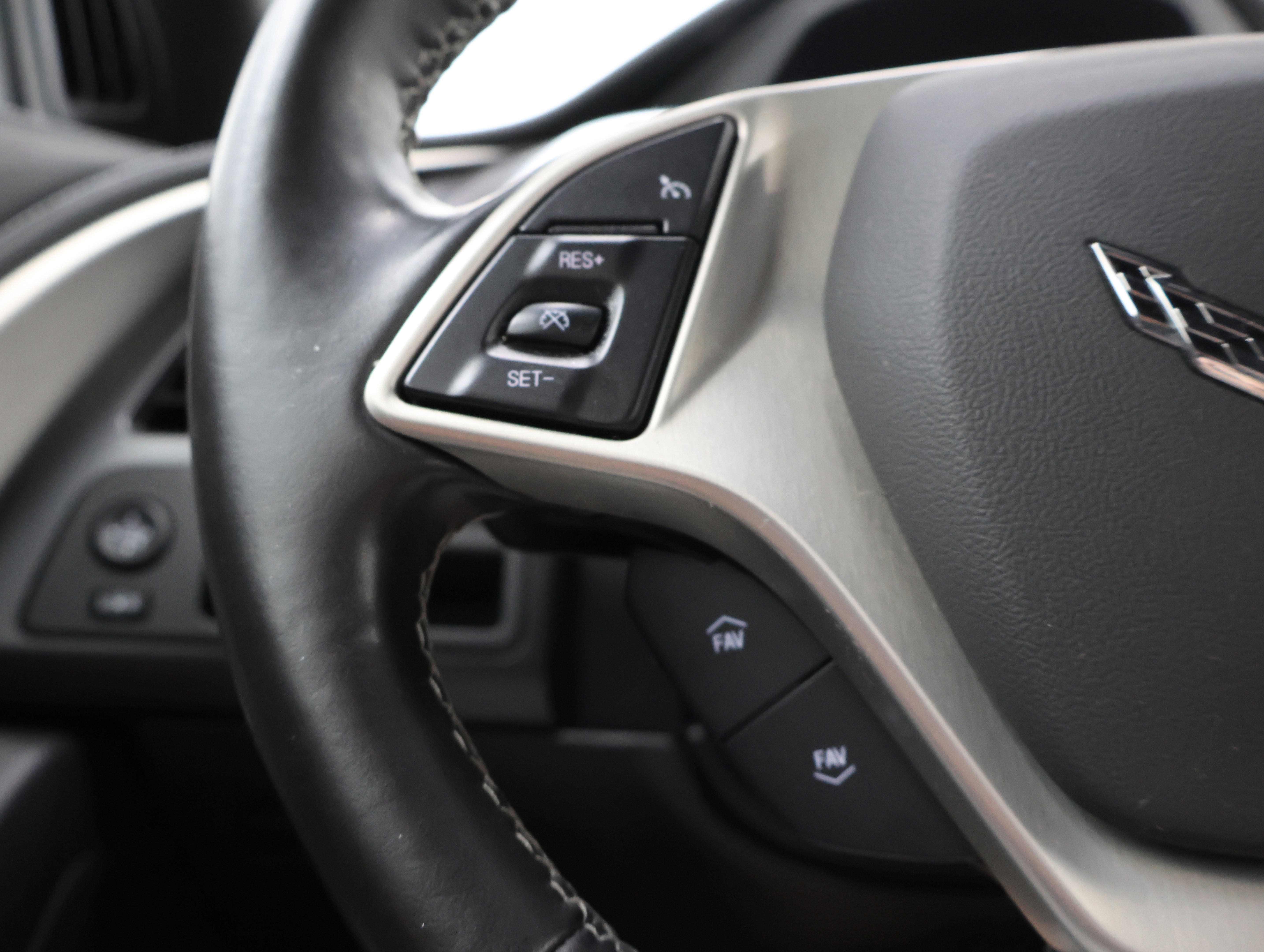 Used 2019 Chevrolet Corvette Stingray Coupe w/ 1LT RWD image 13