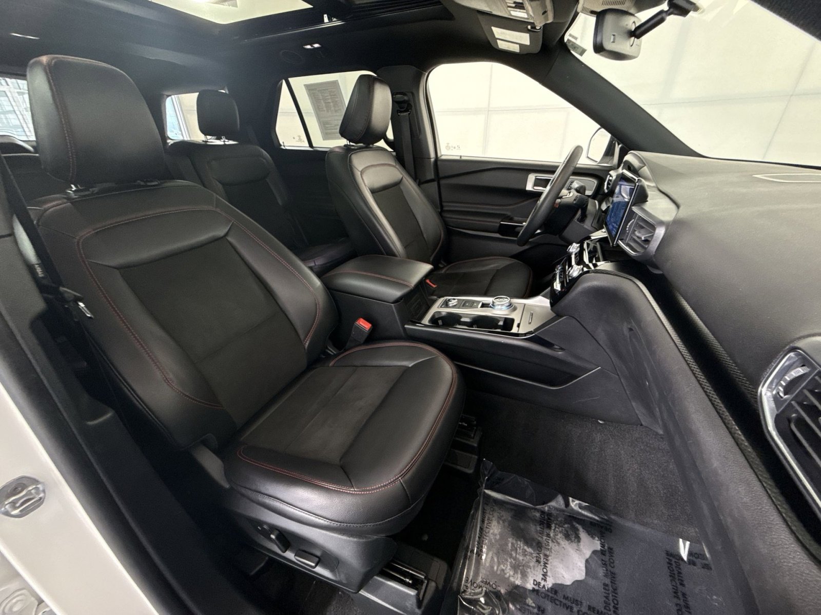 Used 2023 Ford Explorer ST-Line w/ Class IV Trailer Tow Package AWD/4WD image 28
