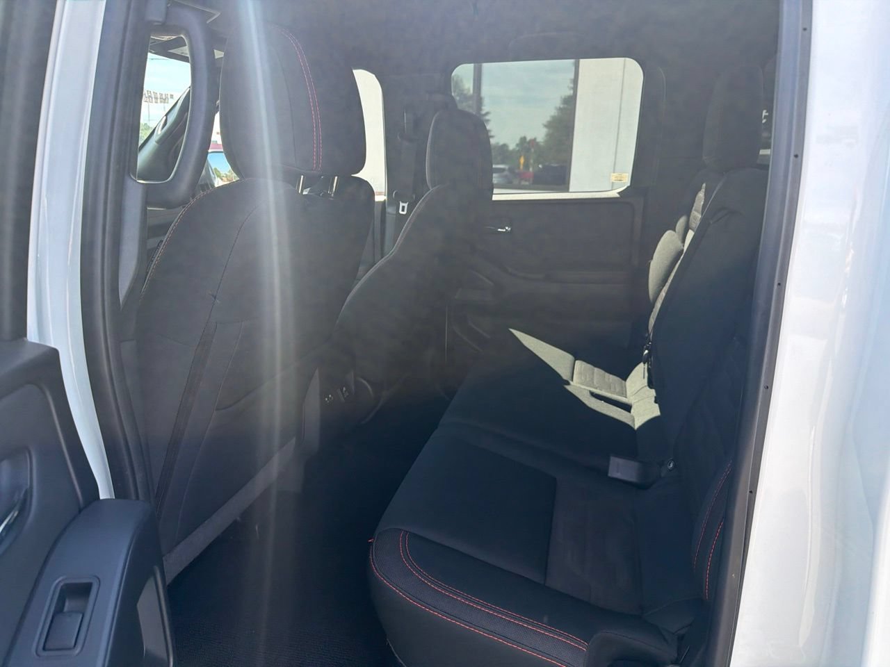 Used 2022 Nissan Frontier PRO-4X AWD/4WD image 5