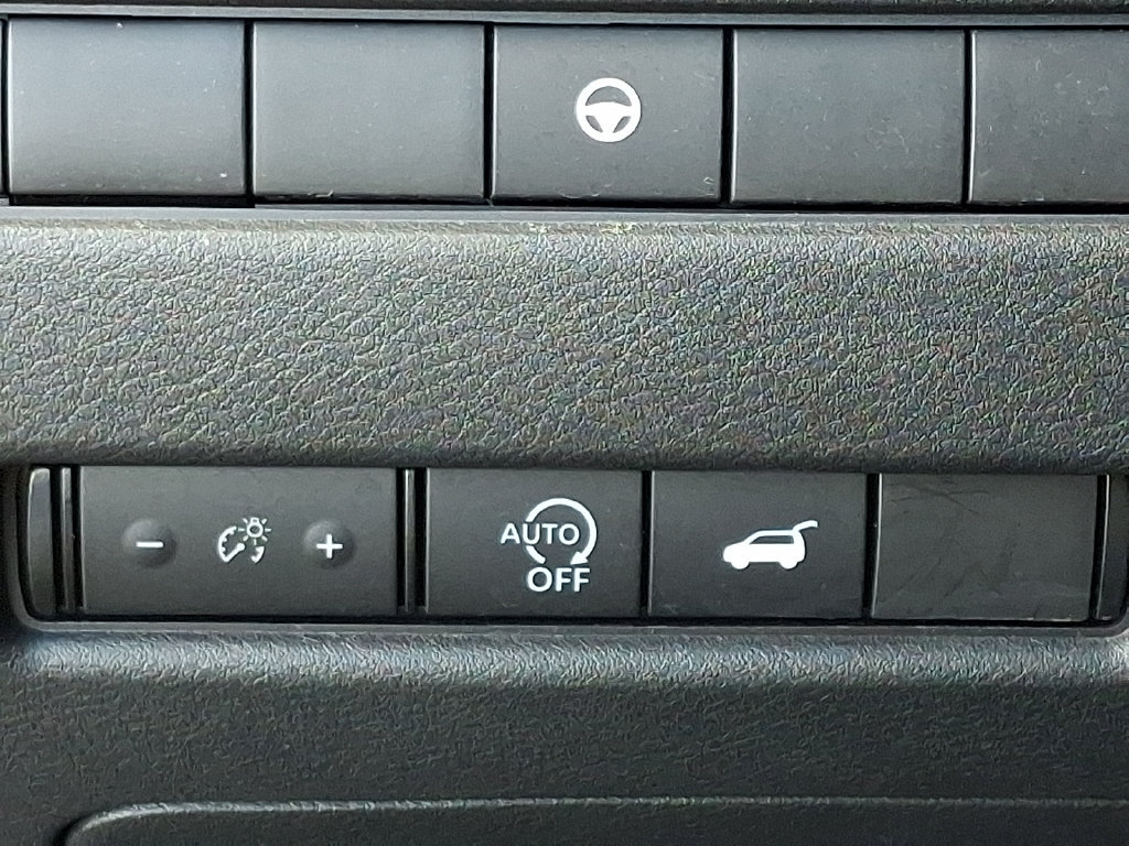 Certified 2023 Nissan Rogue SV w/ SV Premium B Package AWD/4WD image 28