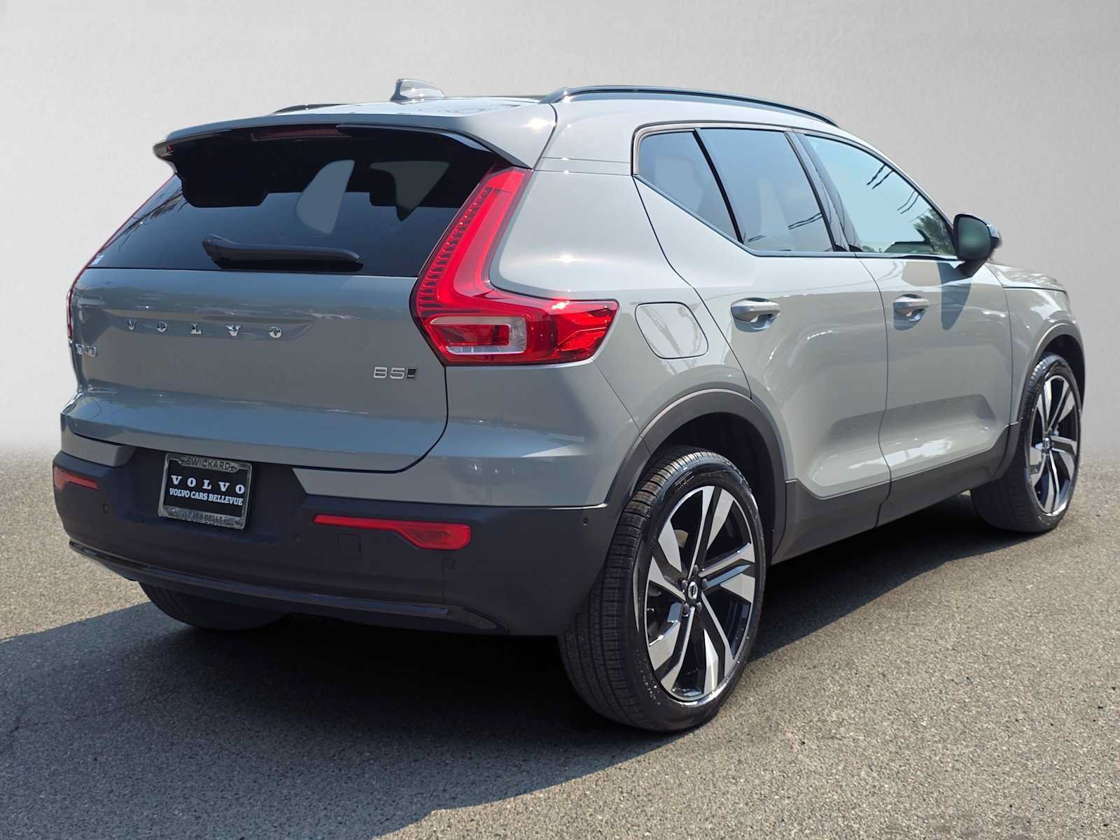 New 2026 Volvo XC40 B5 Ultra w/ Protection Package Premier AWD/4WD image 3