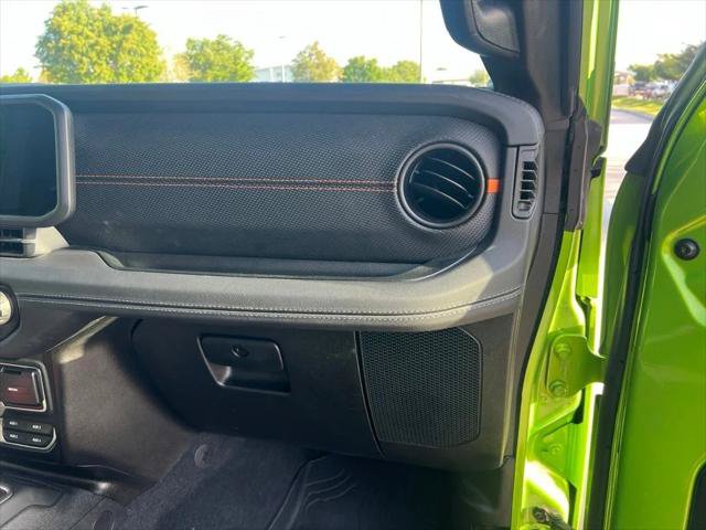 Certified 2025 Jeep Gladiator Mojave w/ Safety Group AWD/4WD image 14