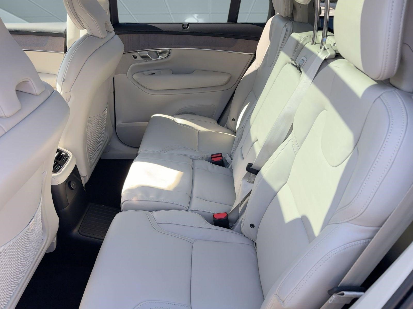 New 2026 Volvo XC90 T8 Ultra w/ Protection Package image 25