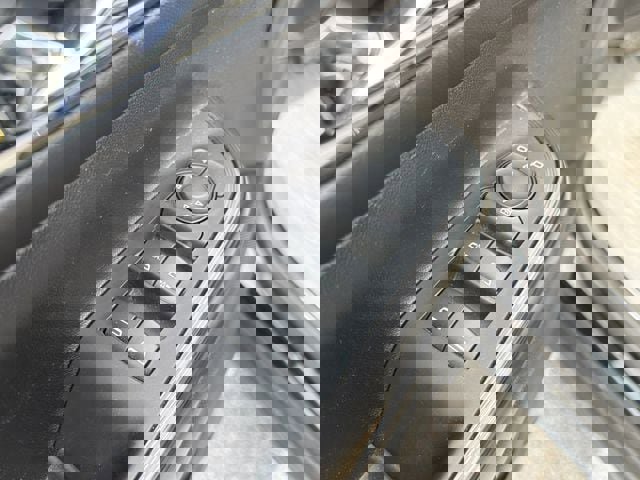 Used 2023 GMC Acadia SLT image 21