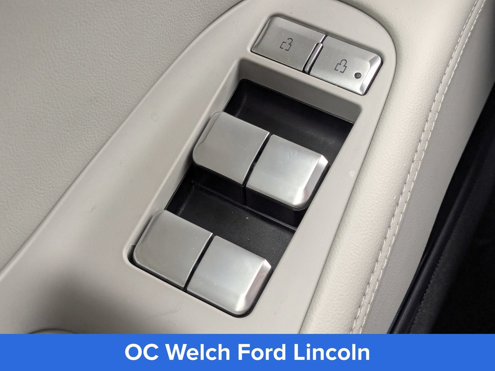 Certified 2025 Lincoln Navigator Reserve AWD/4WD image 30