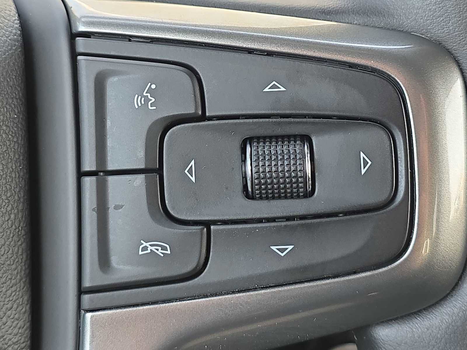 Used 2025 Chevrolet Silverado 2500 LT w/ Convenience Package image 28