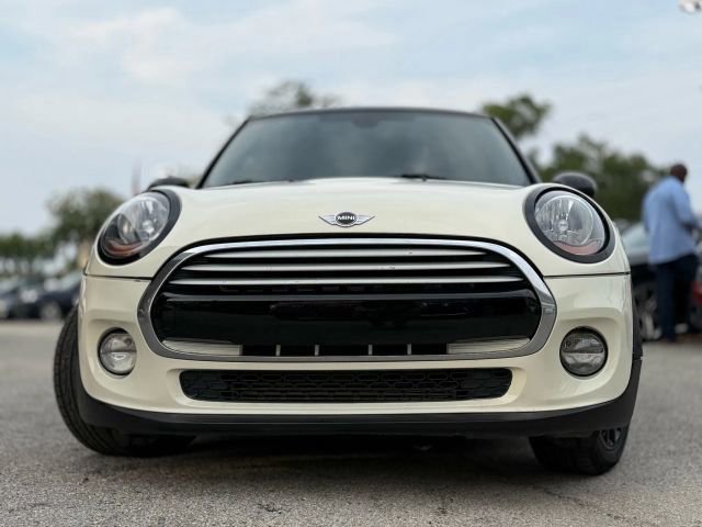 Used 2017 MINI Cooper 2-Door Hardtop image 9