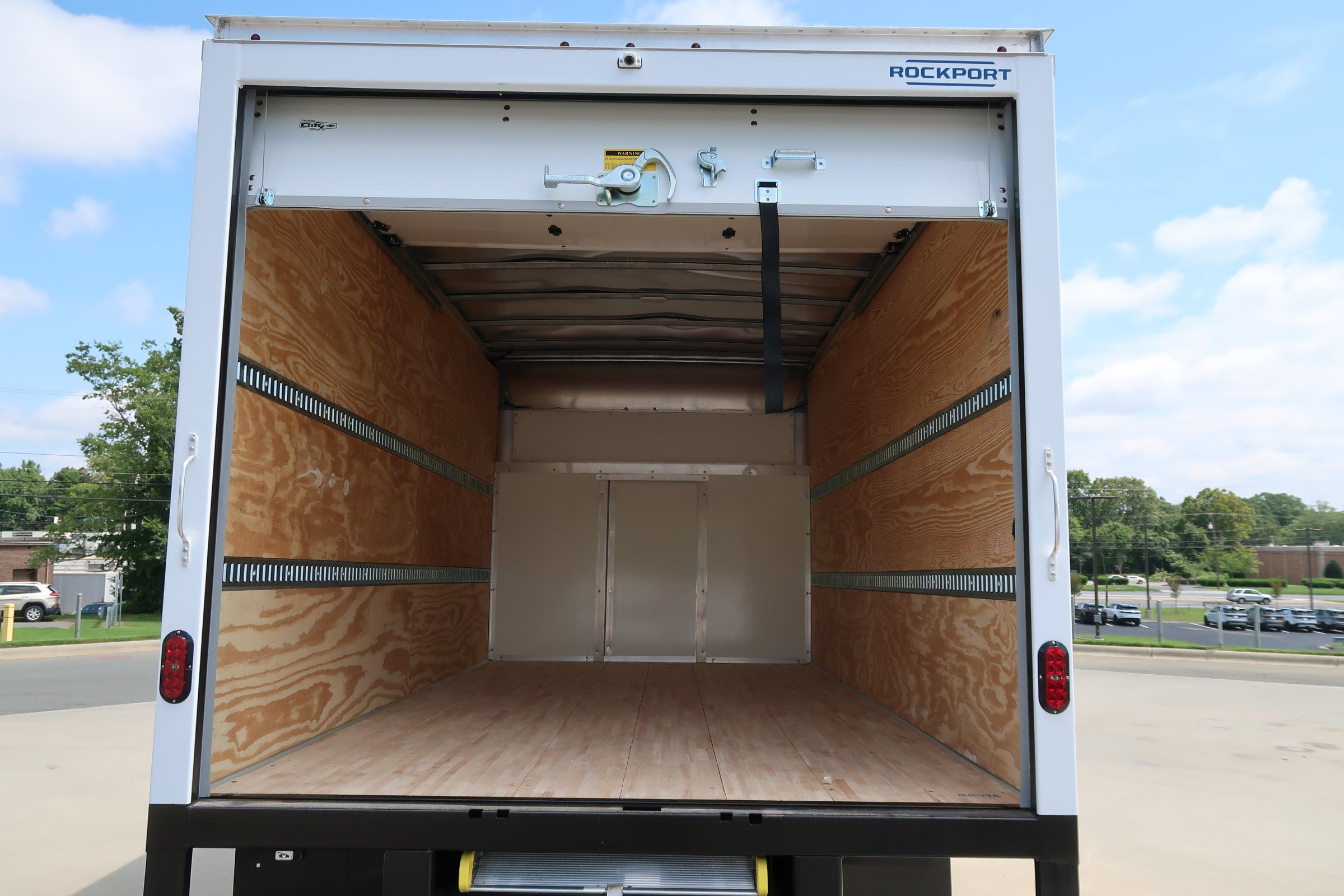 Used 2025 Chevrolet Express 3500 w/ Power Convenience Package RWD image 9