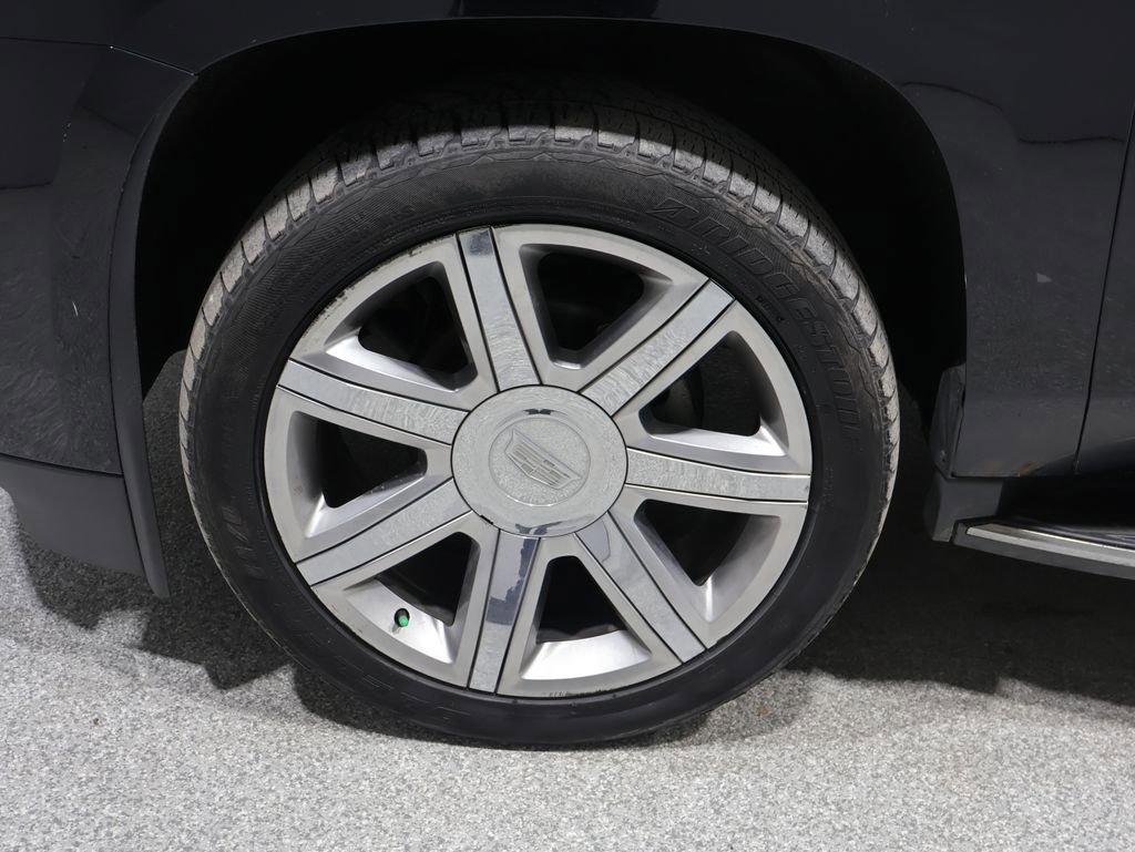 Used 2018 Cadillac Escalade ESV Premium Luxury AWD/4WD image 8