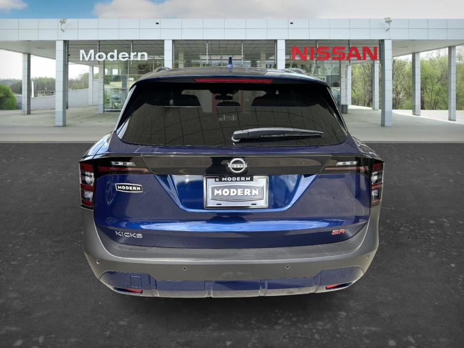 Certified 2025 Nissan Kicks SR FWD image 4