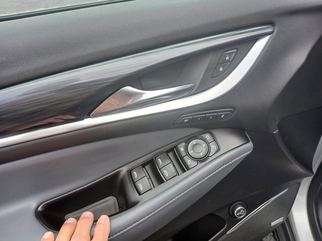 Used 2020 Buick Enclave Premium w/ Surround and Sites Package image 18