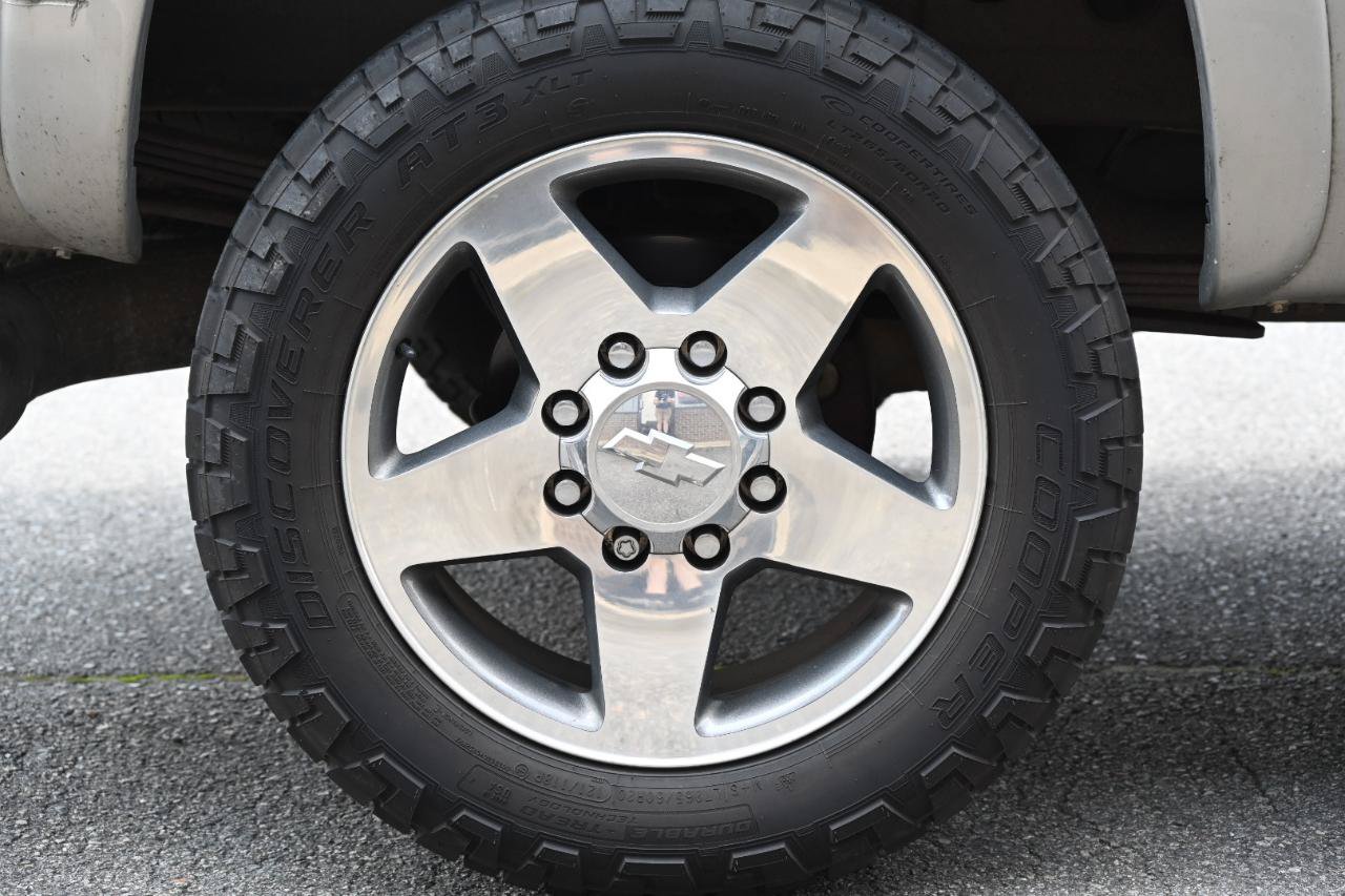 Used 2006 Chevrolet Silverado 2500 LT w/ Skid Plate Package AWD/4WD image 36