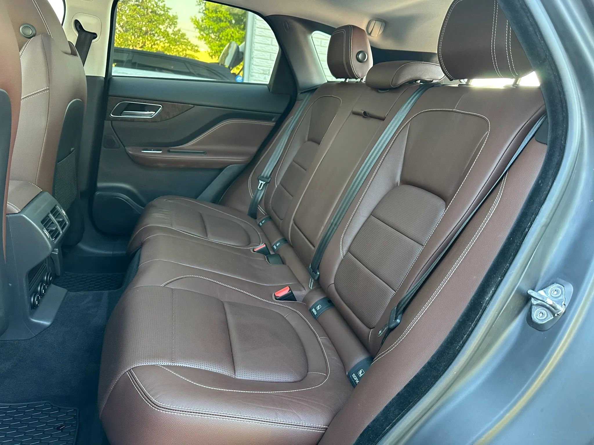 Used 2017 Jaguar F-PACE S AWD/4WD image 18