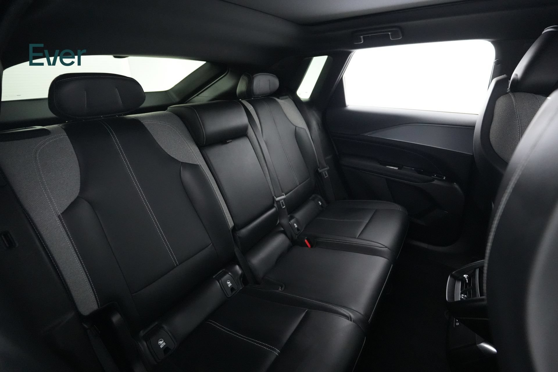 Used 2024 Cadillac Lyriq Tech RWD image 5