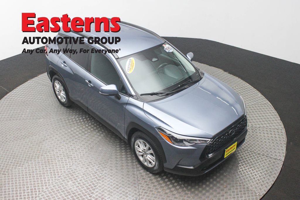 Used 2024 Toyota Corolla Cross LE image 3