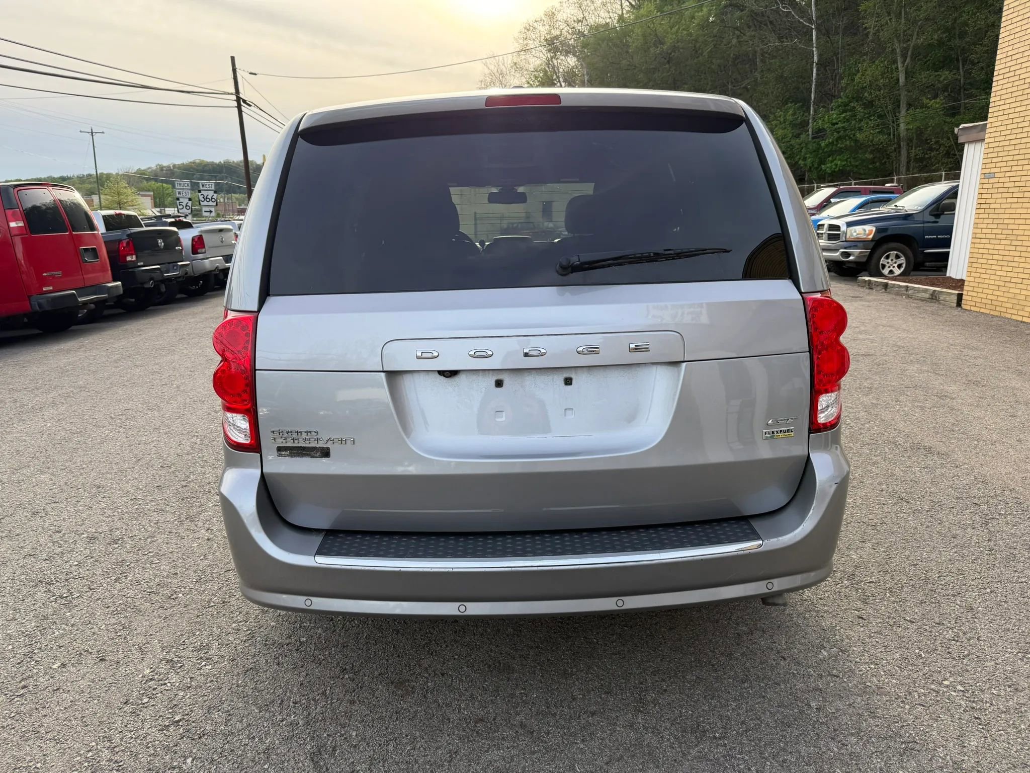 Used 2019 Dodge Grand Caravan GT w/ Safety Sphere Group FWD image 8