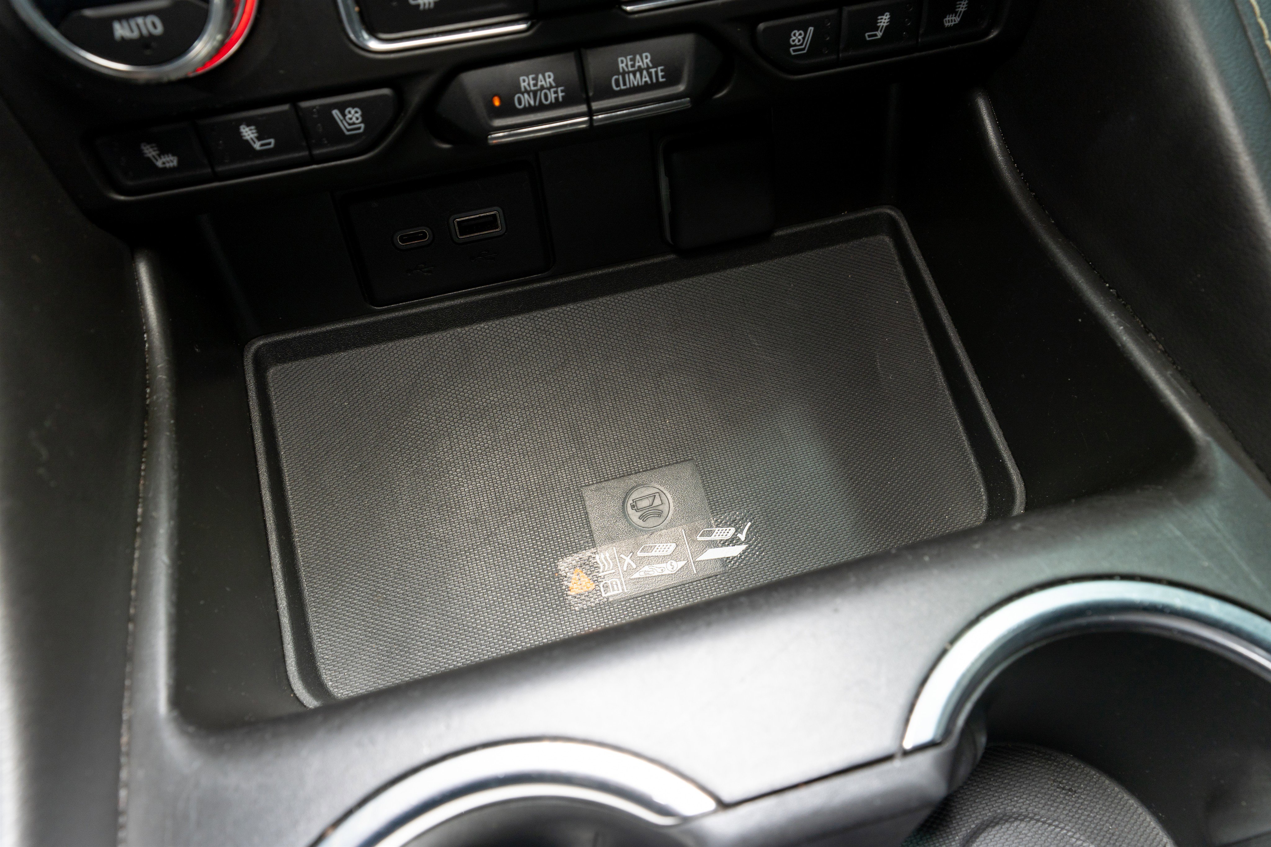 Used 2023 GMC Yukon SLT image 23