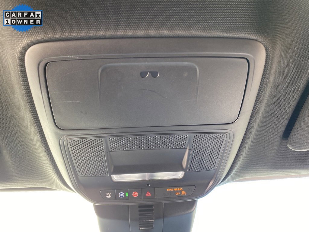 Used 2025 Chevrolet Traverse LT image 38