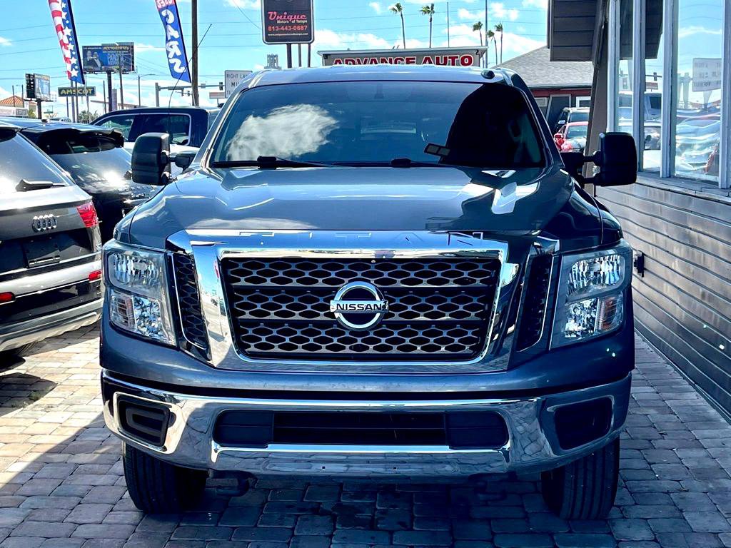 Used 2017 Nissan Titan SV AWD/4WD image 5