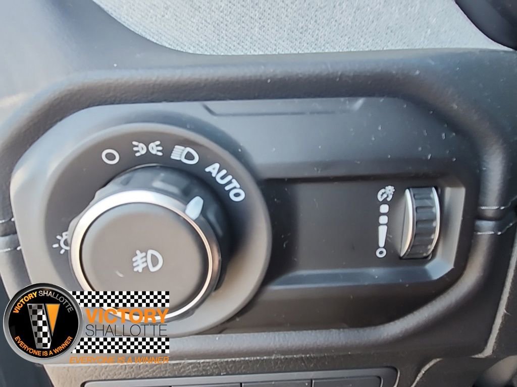 Used 2025 Jeep Wrangler Sahara 4xe image 15