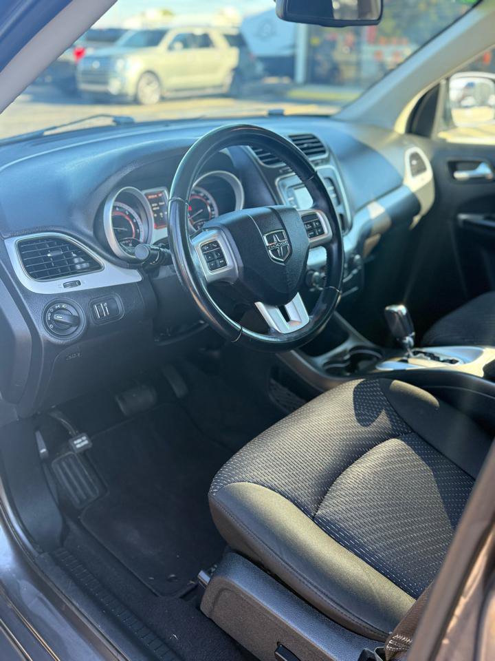 Used 2020 Dodge Journey SE w/ SE Popular Equipment Group FWD image 8