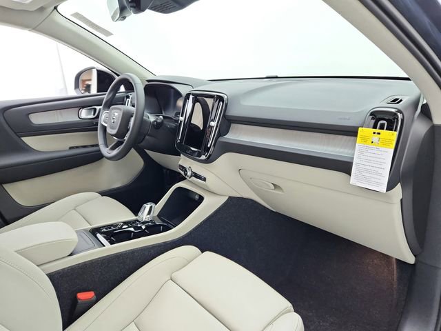 New 2026 Volvo XC40 B5 Ultra w/ Climate Package image 25