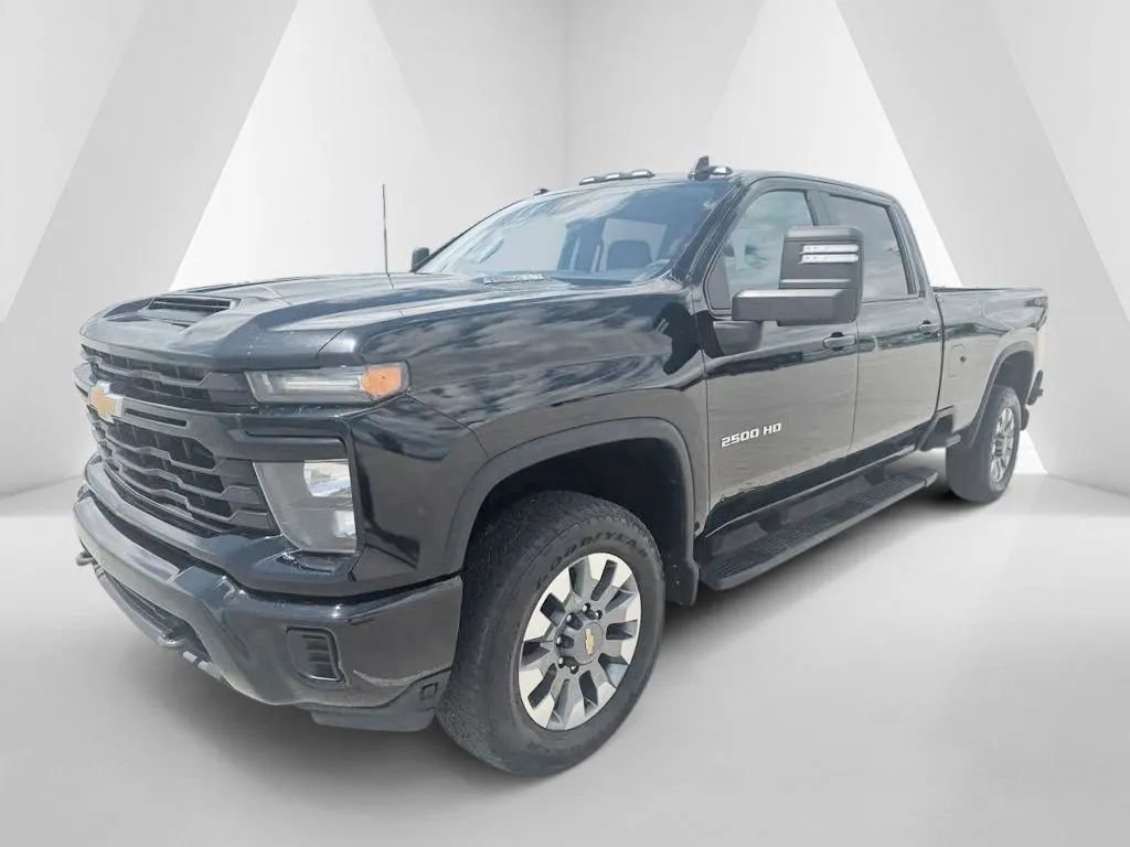 Used 2024 Chevrolet Silverado 2500 Custom w/ Custom Value Package AWD/4WD image 3