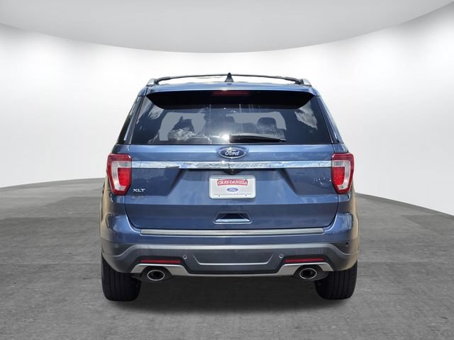 Used 2018 Ford Explorer XLT FWD image 5