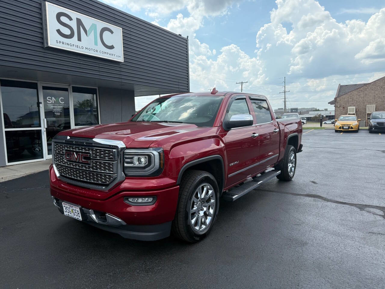 Used 2018 GMC Sierra 1500 Denali image 1