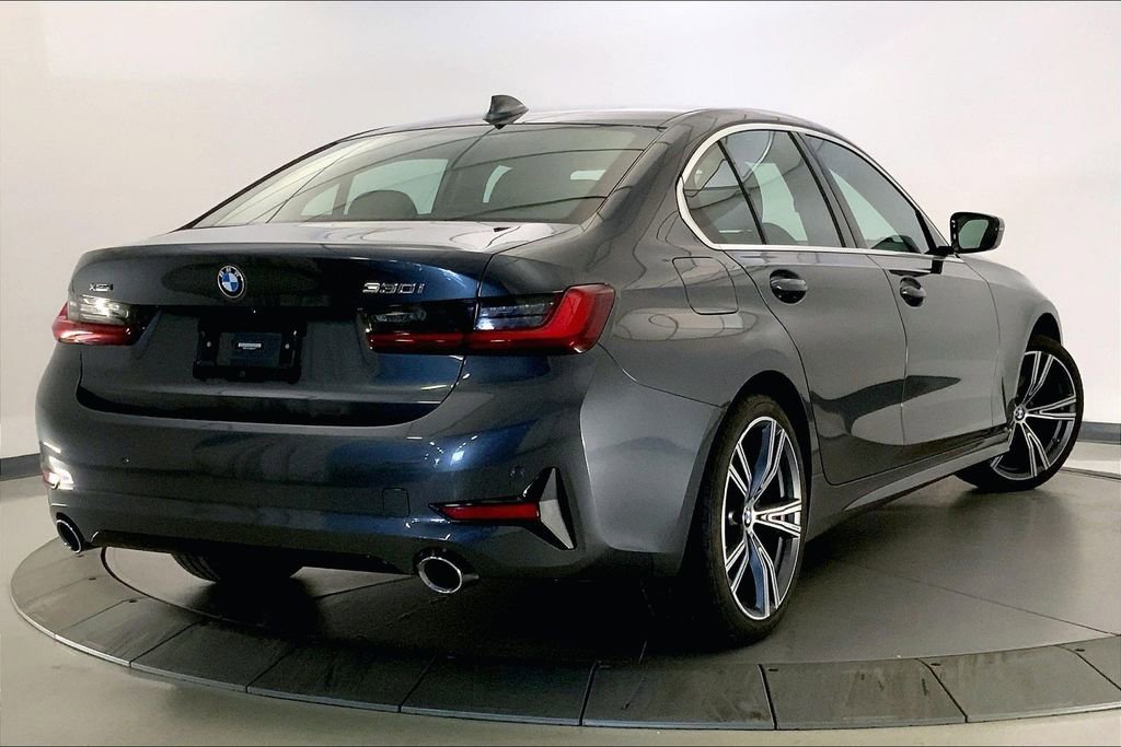 Used 2022 BMW 330i xDrive Sedan w/ Driving Assistance Package AWD/4WD image 12