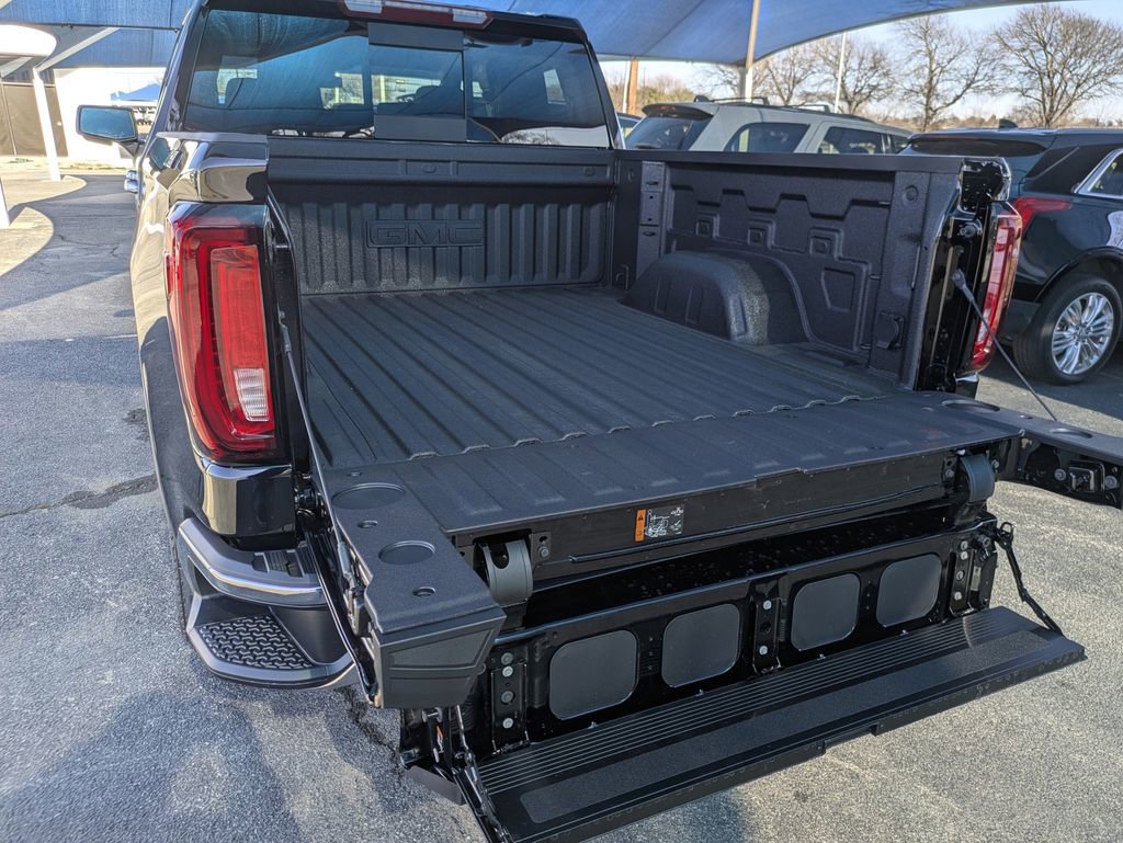 New 2026 GMC Sierra 1500 SLT image 30