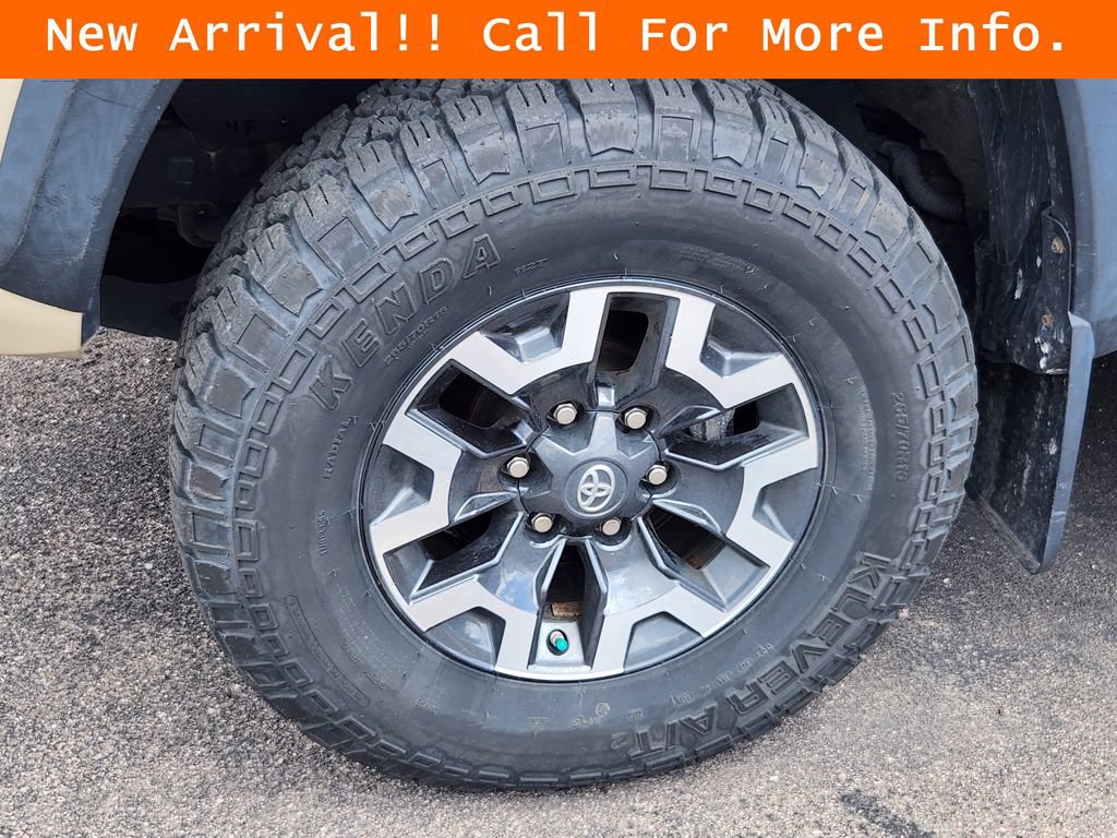 Used 2019 Toyota Tacoma TRD Off-Road AWD/4WD image 9