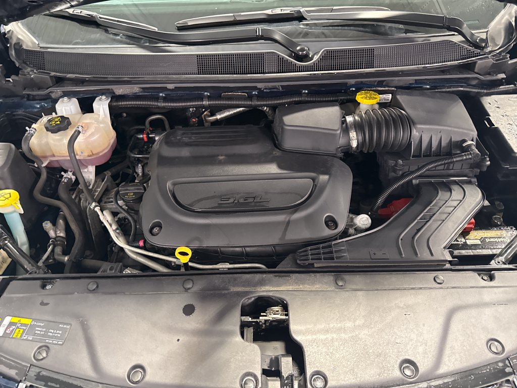 Used 2023 Chrysler Pacifica Touring-L FWD image 46