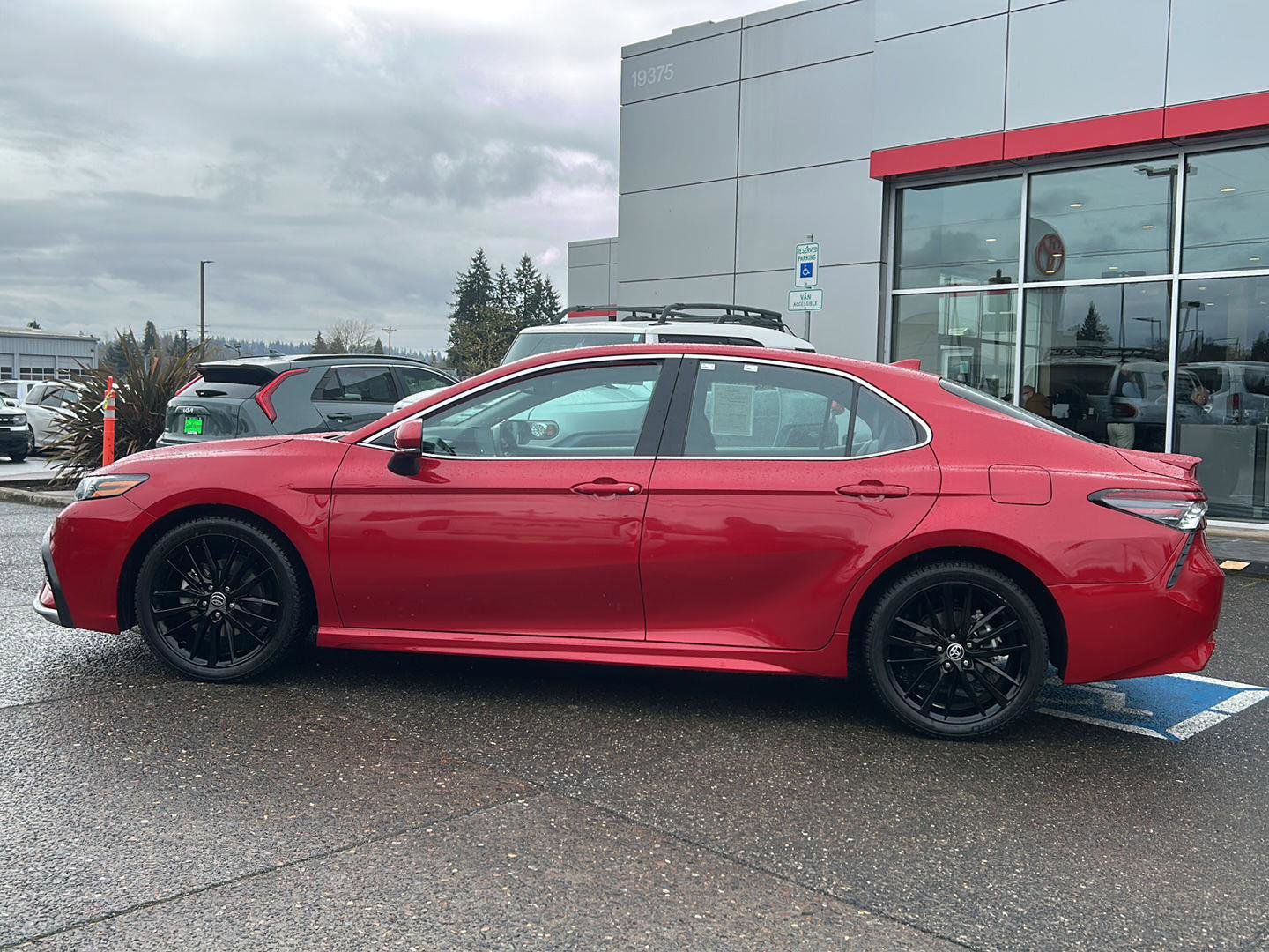 Used 2023 Toyota Camry XSE w/ Cold Weather Package image 9