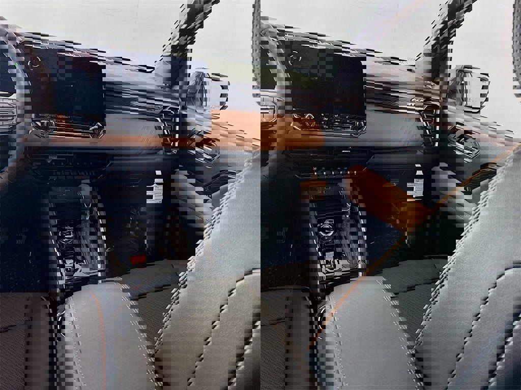 New 2026 GMC Canyon AT4 w/ Technology Plus Package image 18