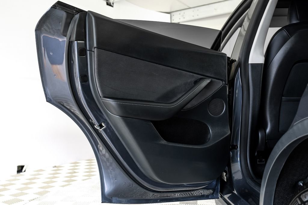 Used 2023 Tesla Model Y Long Range AWD/4WD image 45