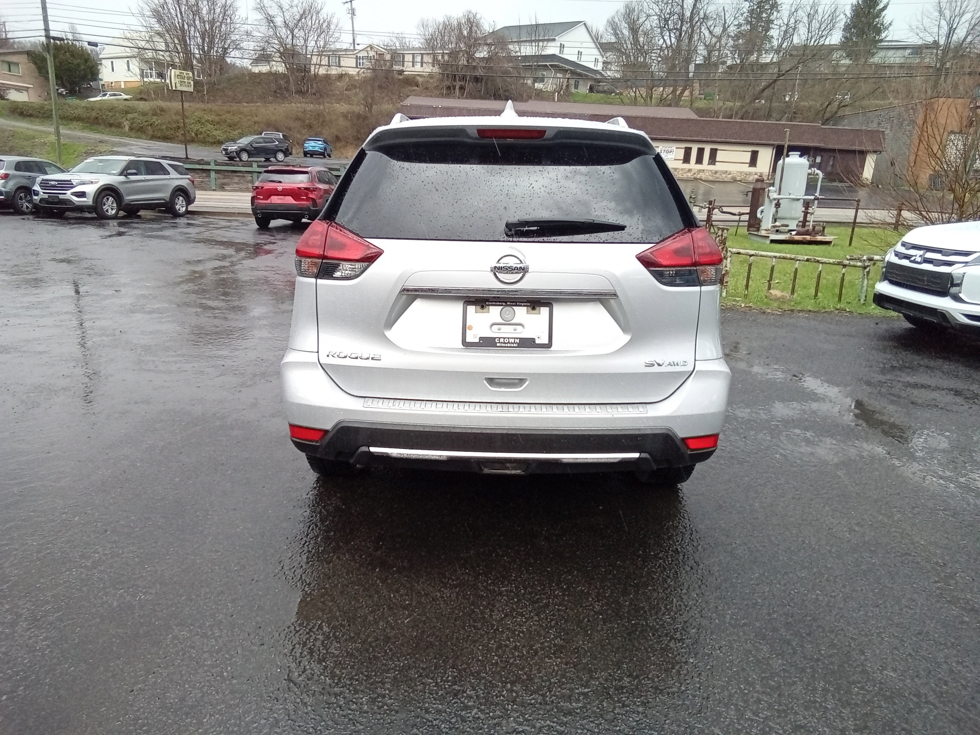 Used 2018 Nissan Rogue SV image 5