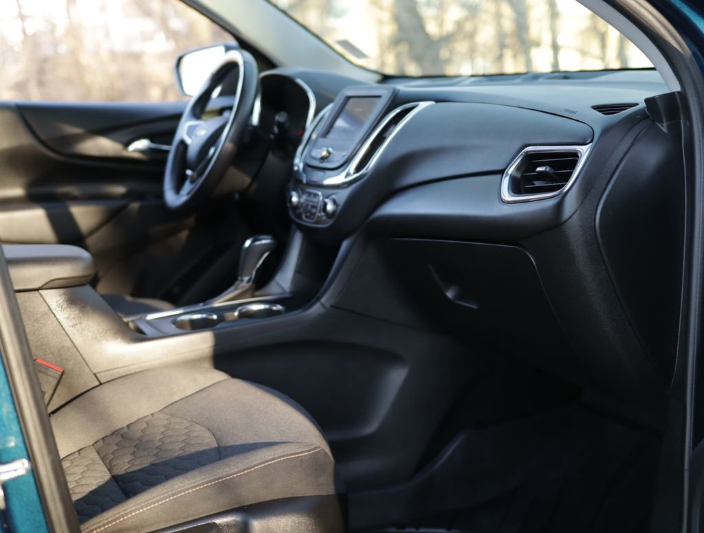 Used 2020 Chevrolet Equinox LT image 28
