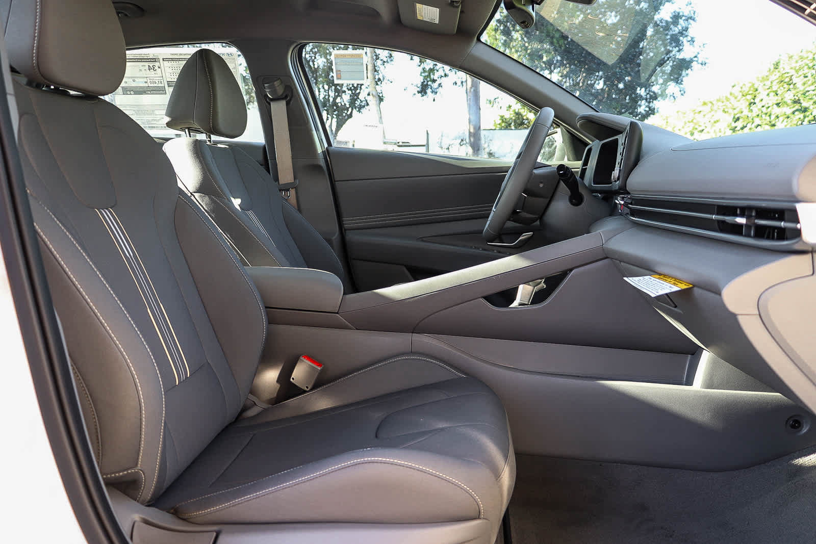 New 2026 Hyundai Elantra Sport FWD image 17