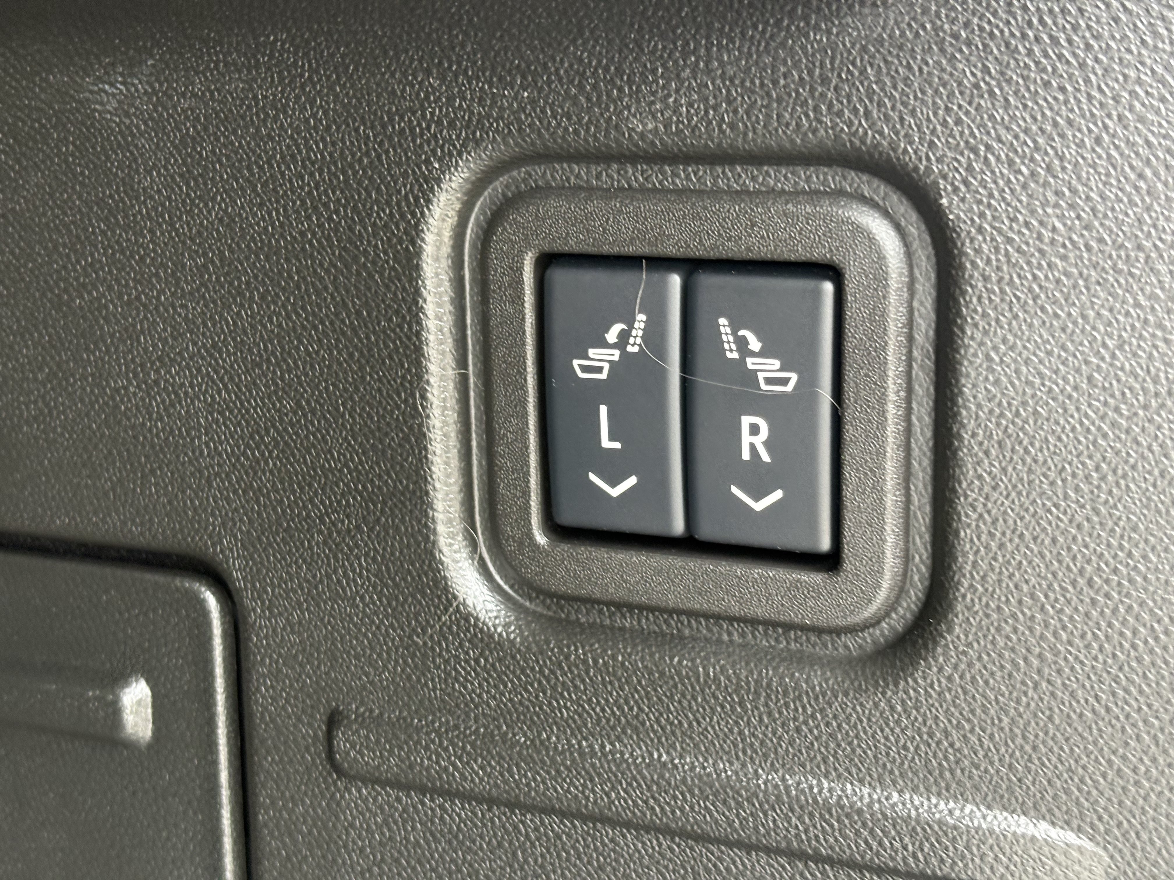 Used 2025 GMC Hummer EV 3X w/ LPO, Cargo Utility Package AWD/4WD image 10