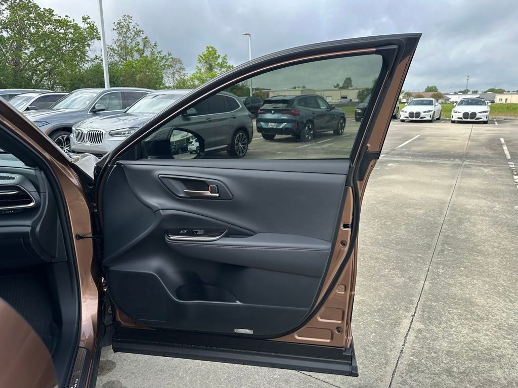 Used 2026 Toyota Crown Platinum image 31