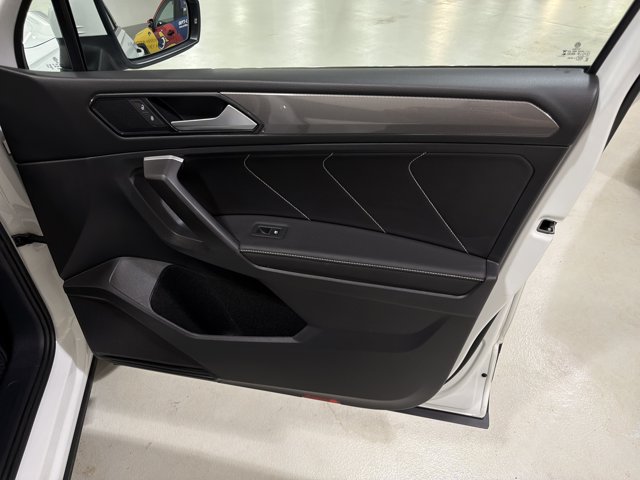 Certified 2024 Volkswagen Tiguan SE AWD/4WD image 38