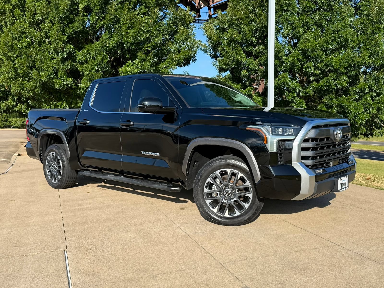 Used 2024 Toyota Tundra Limited AWD/4WD image 1