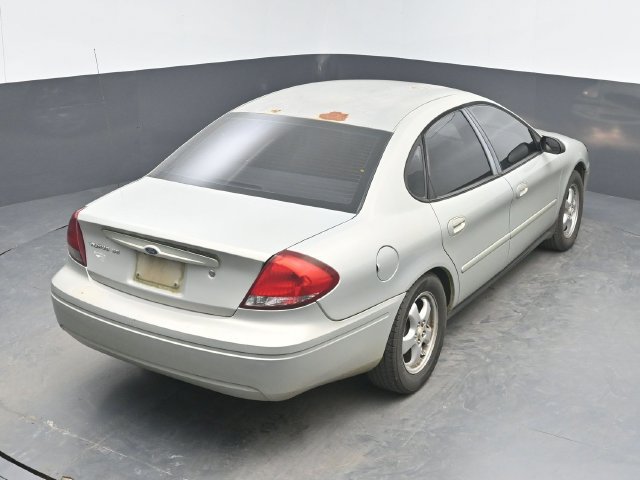 Used 2006 Ford Taurus SE FWD image 22
