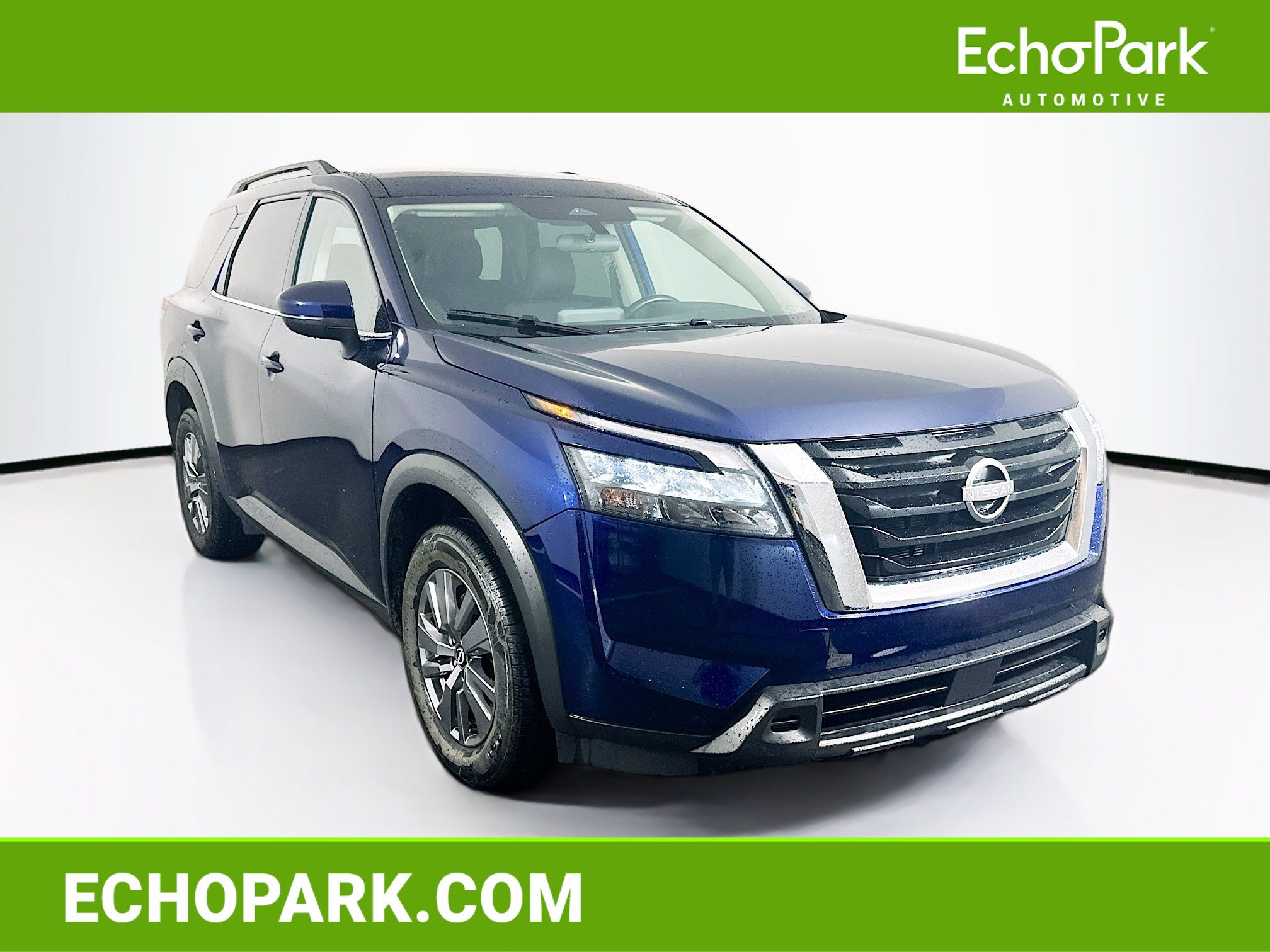 Used 2025 Nissan Pathfinder SV AWD/4WD image 1